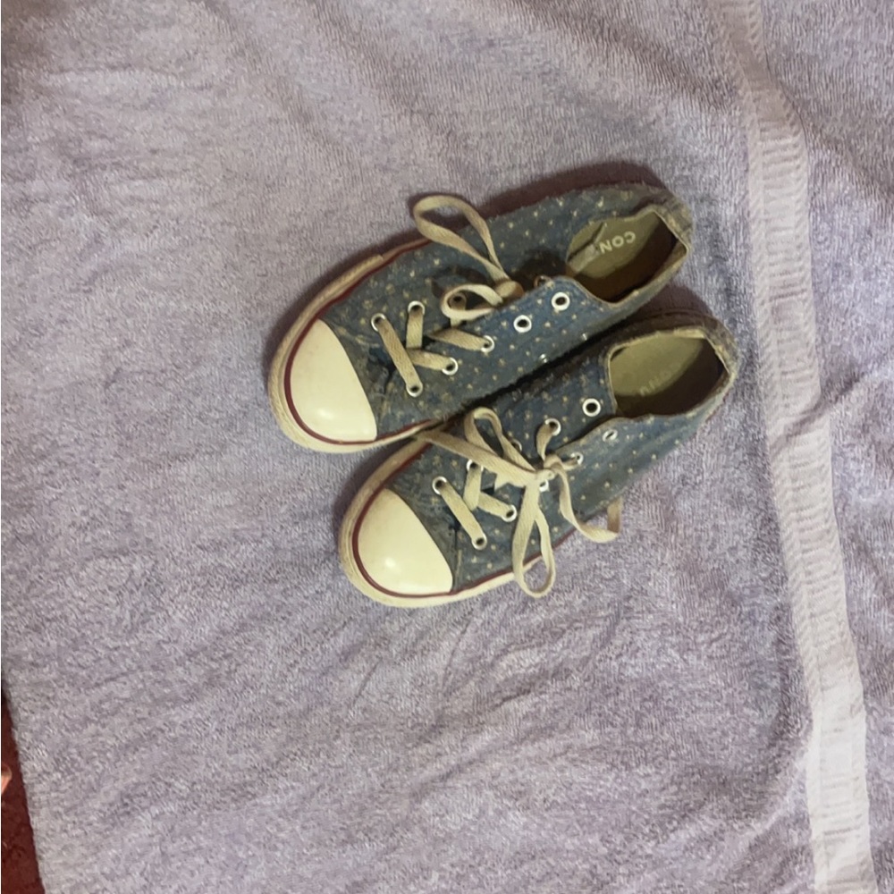 Girl converse size 3